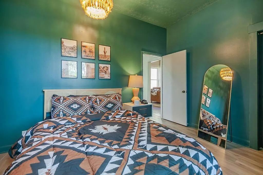 The Boho Disco Villa Louisville Holiday home